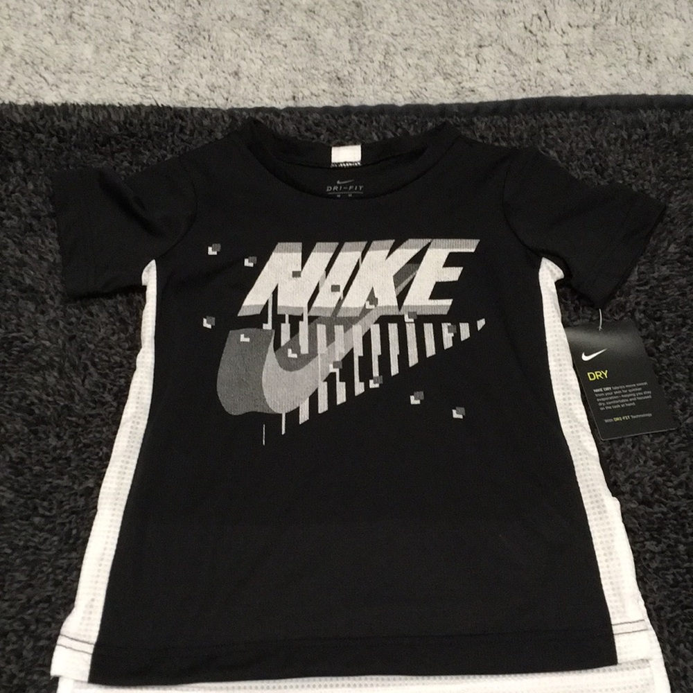 NWT Boys Nike shirt